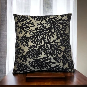 Pillows Store Mercan Desenli Siyah Kırlent Kılıfı 45CM*45CM