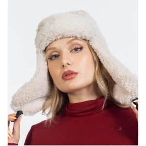 Peluş Kalpak