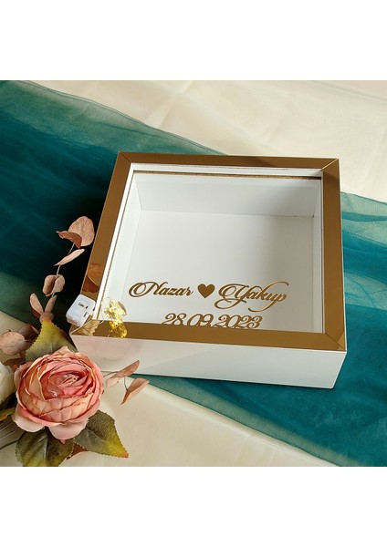 25X25 cm Ledli Isimli Beyaz-Gold Yarı Pleksi Kaplamalı Derin Anı Çerçevesi! Gül Kutusu!