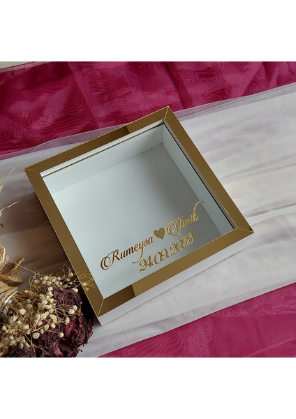 25X25 cm Isimli Beyaz-Bronz Yarı Pleksi Kaplamalı Derin Anı Çerçevesi! Gül Kutusu! Ledsiz