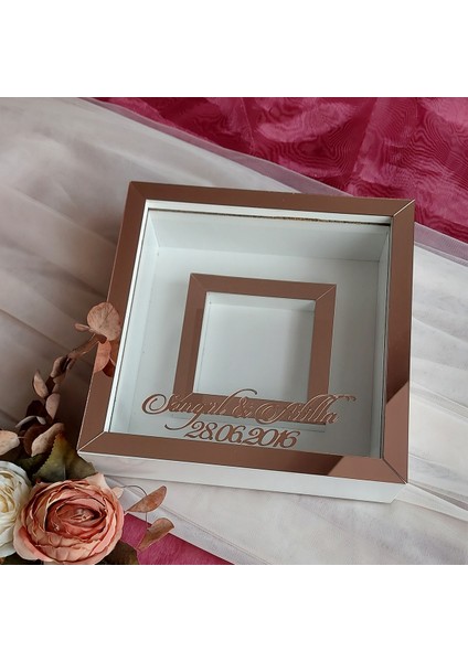 25X25 cm Isimli Beyaz-Rose Yarı Pleksi Kaplamalı Derin Anı Çerçevesi! Gül Kutusu! Ledsiz