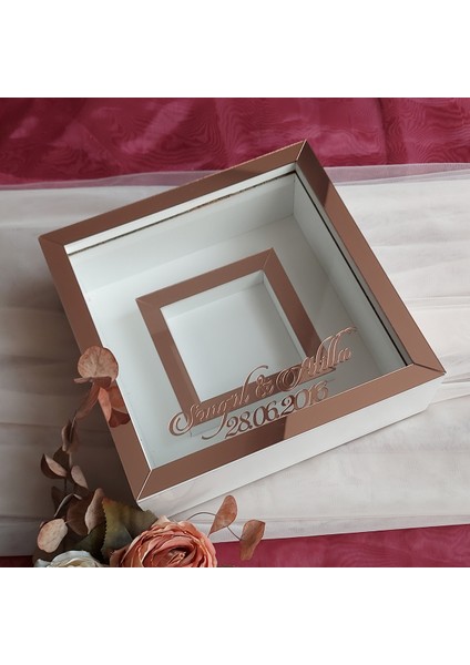 25X25 cm Isimli Beyaz-Rose Yarı Pleksi Kaplamalı Derin Anı Çerçevesi! Gül Kutusu! Ledsiz