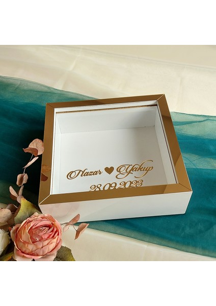 25X25 cm Isimli Beyaz-Gold Yarı Pleksi Kaplamalı Derin Anı Çerçevesi! Gül Kutusu! Ledsiz