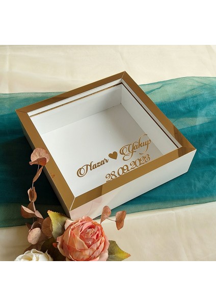 25X25 cm Isimli Beyaz-Gold Yarı Pleksi Kaplamalı Derin Anı Çerçevesi! Gül Kutusu! Ledsiz