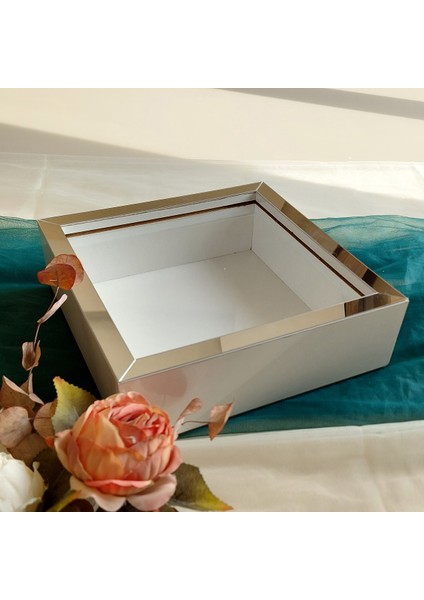 25X25 cm Beyaz-Gümüş Yarı Pleksi Kaplamalı Derin Anı Çerçevesi! Gül Kutusu! Ledsiz Isimsiz modelleri