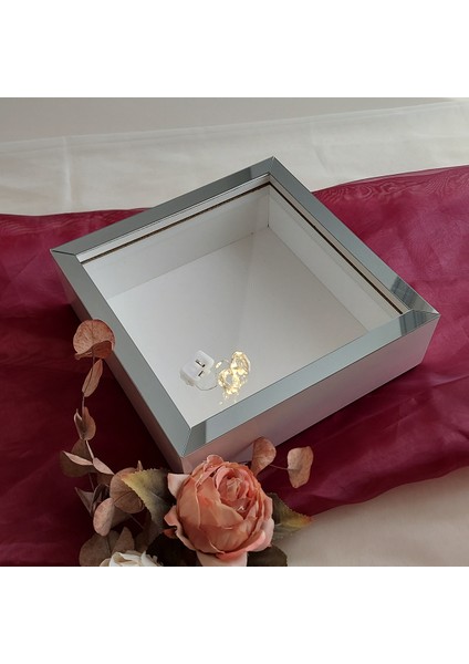 25X25 cm Ledli Beyaz-Füme Yarı Pleksi Kaplamalı Derin Anı Çerçevesi! Gül Kutusu! Isimsiz