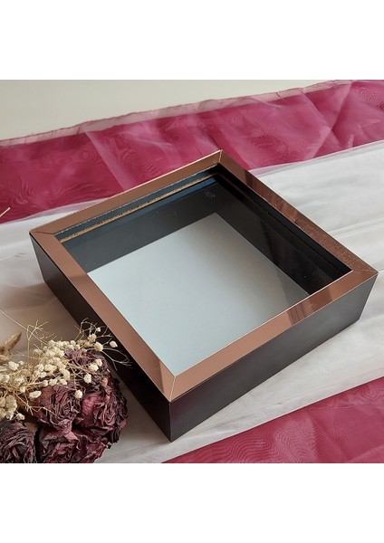 25X25 cm Siyah-Rose Yarı Pleksi Kaplamalı Derin Anı Çerçevesi! Gül Kutusu! Ledsiz Isimsiz fiyatları