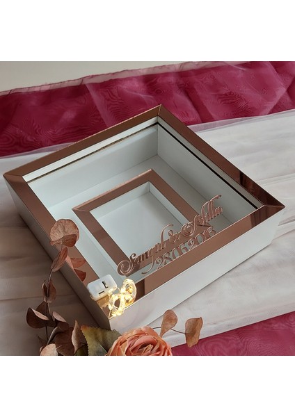 25X25 cm Fotoğraf Bölümlü Ledli Isimli Beyaz-Rose Yarı Pleksi Kaplamalı Derin Anı Çerçevesi! Gül Kutusu! indirimleri