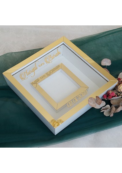 25X25 cm Fotoğraf Bölümlü Isimli Beyaz-Gold Yarı Pleksi Kaplamalı Derin Anı Çerçevesi! Gül Kutusu! Ledsiz