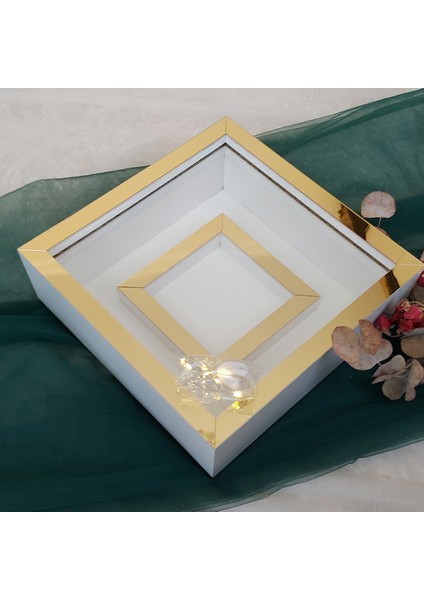 25X25 cm Fotoğraf Bölümlü Ledli Beyaz-Gold Yarı Pleksi Kaplamalı Derin Anı Çerçevesi! Gül Kutusu! Isimsiz fiyatları