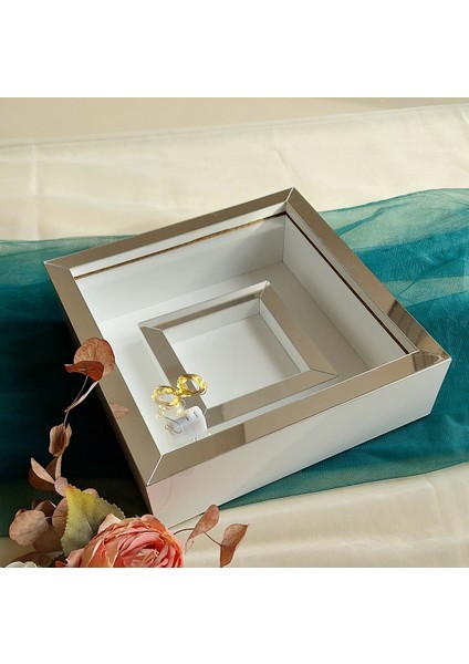 25X25 cm Fotoğraf Bölümlü Ledli Beyaz-Gümüş Yarı Pleksi Kaplamalı Derin Anı Çerçevesi! Gül Kutusu! Isimsiz