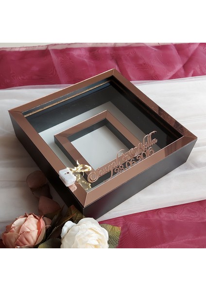 25X25 cm Fotoğraf Bölümlü Ledli Isimli Siyah-Rose Yarı Pleksi Kaplamalı Derin Anı Çerçevesi! Gül Kutusu! fiyatları