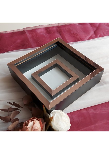 25X25 cm Fotoğraf Bölümlü Siyah-Rose Yarı Pleksi Kaplamalı Derin Anı Çerçevesi! Gül Kutusu! Ledsiz Isimsiz fiyatları