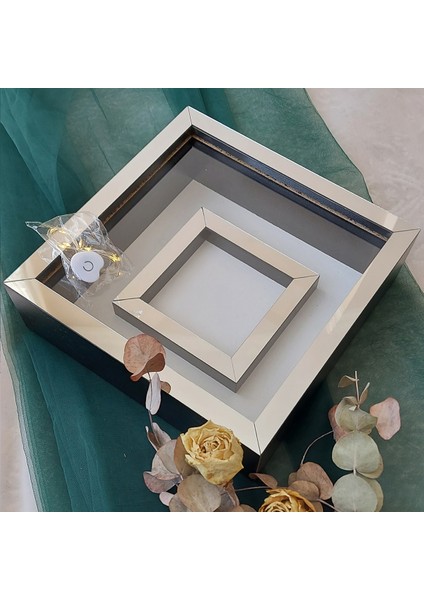 25X25 cm Fotoğraf Bölümlü Ledli Siyah-Gümüş Yarı Pleksi Kaplamalı Derin Anı Çerçevesi! Gül Kutusu! Isimsiz! fiyatları