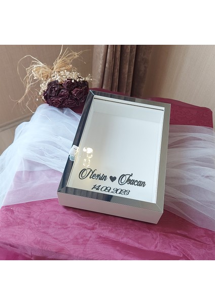 25X35 cm Ledli Isimli Beyaz-Füme Yarı Pleksi Kaplamalı Derin Anı Çerçevesi! Gül Kutusu!