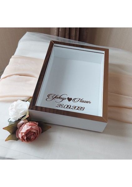25X35 cm Isimli Beyaz-Bronz Yarı Pleksi Kaplamalı Derin Anı Çerçevesi! Gül Kutusu! Ledsiz