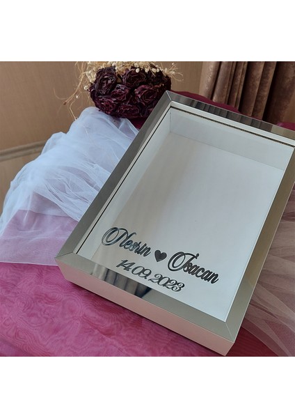 25X35 cm Isimli Beyaz-Füme Yarı Pleksi Kaplamalı Derin Anı Çerçevesi! Gül Kutusu! Ledsiz