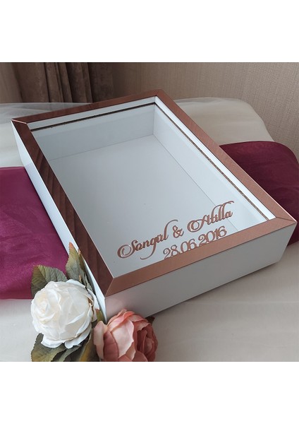 25X35 cm Isimli Beyaz-Rose Yarı Pleksi Kaplamalı Derin Anı Çerçevesi! Gül Kutusu! Ledsiz fiyatları