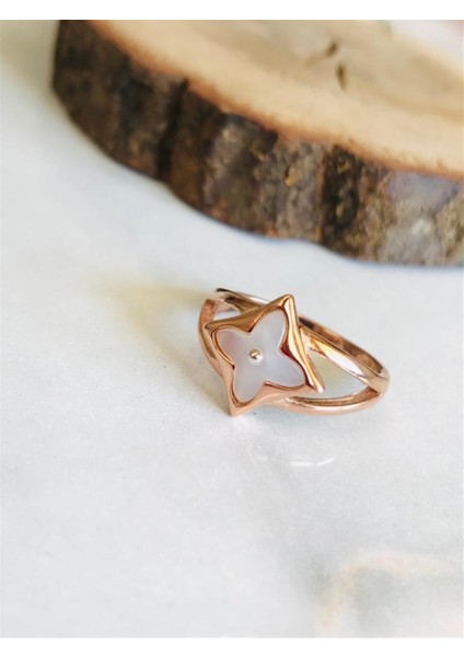 Sedef Taşlı Yonca Yüzük