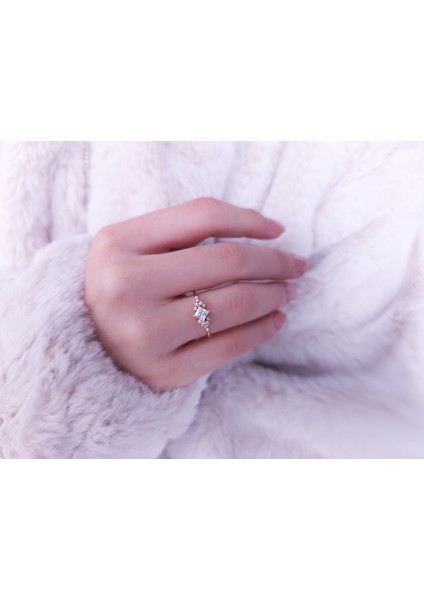 Pırlanta ve Prenses Kesim Beyaz Safir Paloma Yüzük 0447R0004 fırsatları