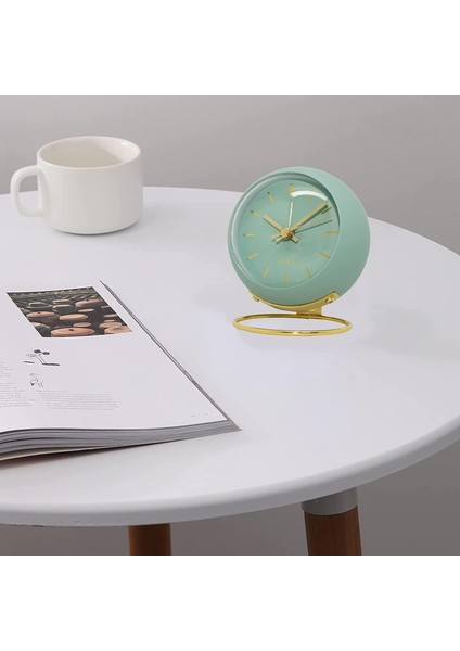 Küçük Masa Saatleri, Avrupa Tarzı Yaratıcı Sessiz Geçmeyen Masa Üstü Çocuk Çalar Saat, Arkadan Aydınlatmalı, Pille Çalışan Metal Basit Masa Saati, Ev Oturma Odası Başucu (Yeşil) (Yurt Dışından) fiyatları
