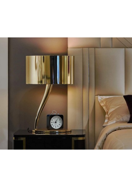 Kare Metal Kasalı Pille Çalışan Çalar Saat, Sessiz Geçişsiz Analog Kuvars, Yatak Odası/seyahat/masa/çocuklar Için Basit Kullanım (Siyah) (Yurt Dışından) modelleri