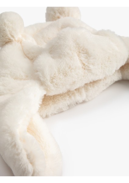 Peluş Kulak Kapaklı Bere Çene Altından Bağcıklı modelleri