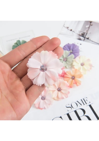 Renk 3 50 Adet 4.5 cm Ipek Papatya Kafası Mını Ev Düğün Dekorasyon Dıy Karalama Defteri Sahte Bitki Noel Çelenk Headdress Yapay Çiçekler (Yurt Dışından) modelleri