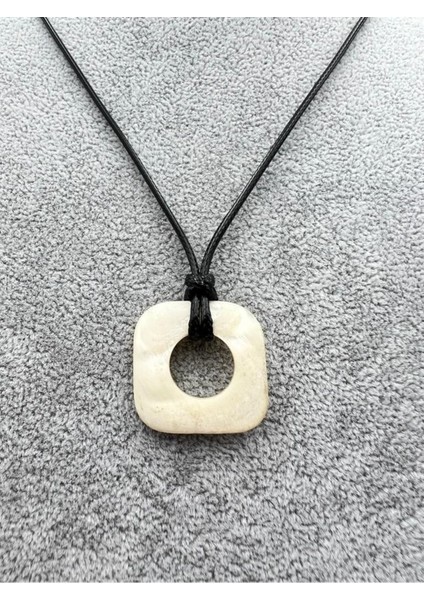 Sertifikalı Sedef Doğal Taş El Işçiliği Kare Kesim Kolye fırsatları