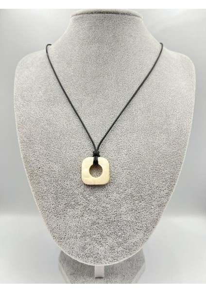 Sertifikalı Sedef Doğal Taş El Işçiliği Kare Kesim Kolye indirimleri