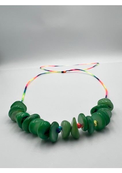 Sertifikalı Yeşil Sedef Doğal Taş Çocuk Kolyesi Asansörlü Kilit Sistemi fırsatları