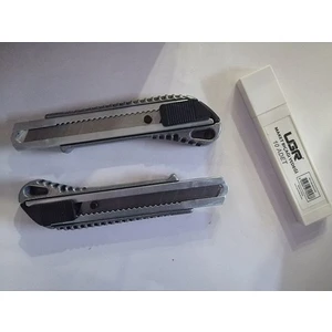 Hmo Dizayn Metal Geniş Ağızlı Maket Bıçağı / Falçata 2 Adet +Ugr 10 Adet Falçata Bıçağı