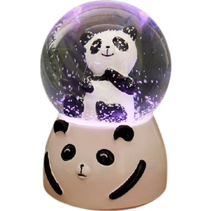 Panda Orta Boy Işıklı Müzikli Kar Küresi