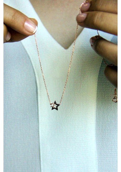 Siyah Taşlı Gümüş Yıldız Kolye fırsatları