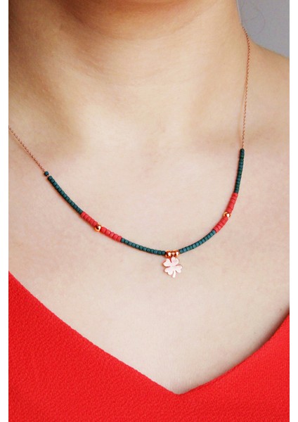 Yonca Motifli Gümüş Tasarım Taş Kolye