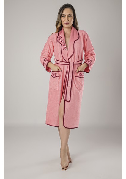 Yaka Saten Çiçekli Koral Pamuklu Bornozu