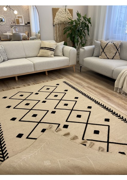Ute 5002 Black Kilim Siyah Nakışlı Jüt Natural