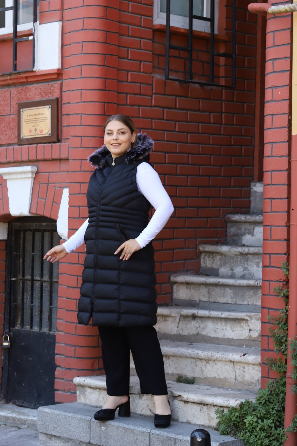 EÇALAMODE Ecalamode Uzun Boy Çıkarılabilir Kapüşonlu Dolumlu Siyah Şişme Yelek görsel 2