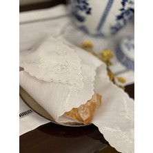 QBR Home Nakışlı Ekmek Örtüsü. Sarmaşık Desenli