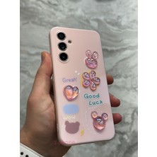 SPHONE Samsung Galaxy M34 5g 3D Kabartma Emoji Figür Ayıcık Çiçek Kurdele Happy Good Luck Funny Heart