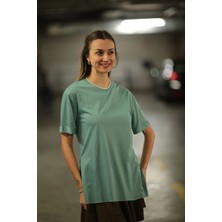 Butik Yırtmaçlı Oversize T-Shirt