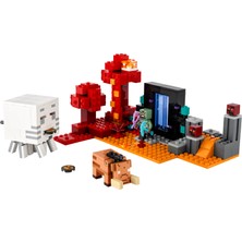 LEGO® Minecraft® Nether Geçidi Pususu 21255 - 8 Yaş ve Üzeri Macera Oyunları Seven Çocuklar İçin Yaratıcı Oyuncak Yapım Seti (352 Parça)