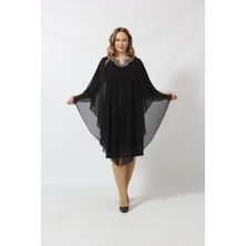 Moda Berray Yakası Taş Baskılı Dantel Şifon Kombinli Büyük Beden Kısa Abiye Elbise