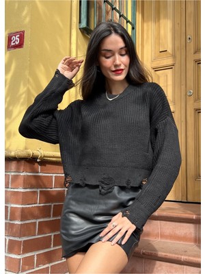 Minaaise Siyah Yırtıklı Kısa Triko Kazak 26035