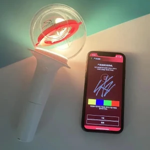 Bluetooth Sürümü Lightstick Moda Kpop Çocuklar Için Lightstick Bluetooth Konser El Lambası Kızdırma Işık Çubuğu Flaş Lambası Hayranları Koleksiyonu (Yurt Dışından)