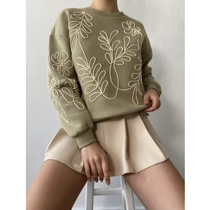 Küf Yeşili Nakışlı Kısa Sweatshirt 26071