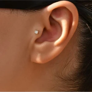 3 MM Tektaş Cerrahi Çelik Piercing Tragus Helix Kıkırdak Conch Gold Renk 8 Mm