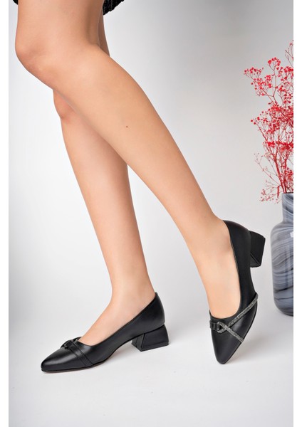 Siyah Kadın Yan Taşlı Büyük Numara Kısa Klasik Topuklu Ayakkabı - Siyah - 42 modelleri