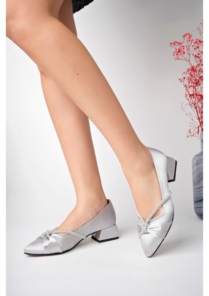 Gümüş Kadın Düğümlü Taşlı Büyük Numara Kısa Klasik Topuklu Ayakkabı - Gümüş - 42 modelleri