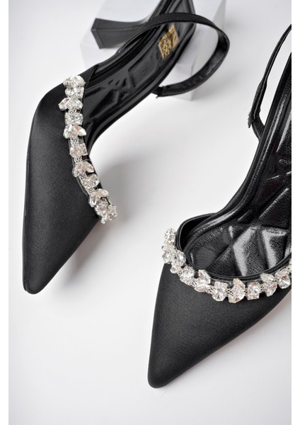 Siyah Kadın Yaprak Taşlı Lastikli Yumuşak Taban Topuklu Ayakkabı - Siyah - 37